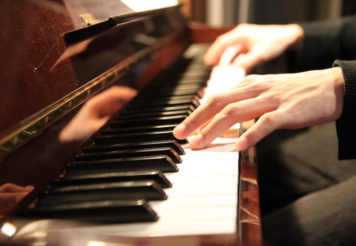 Composición musical al piano