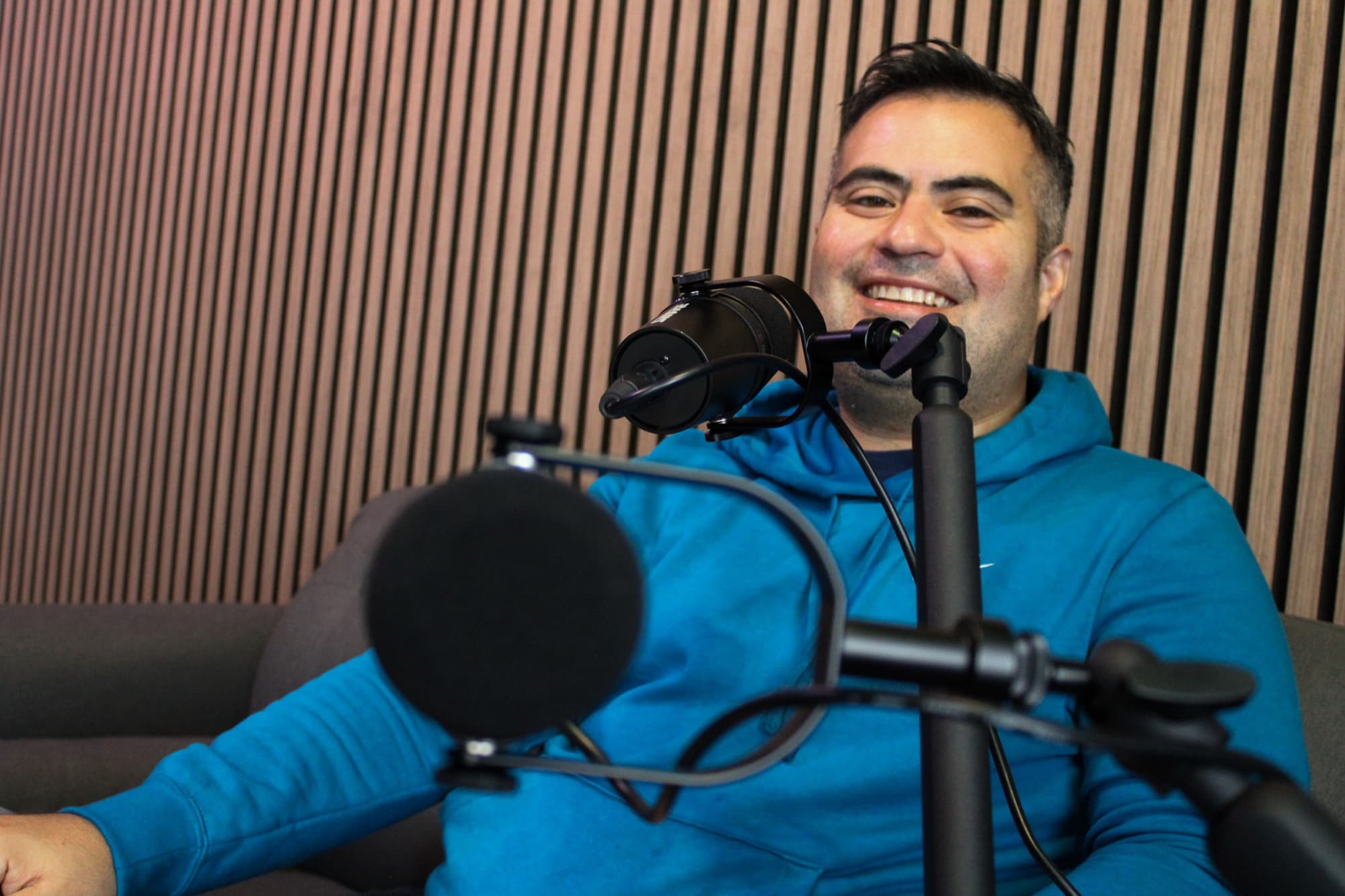 Sesión de podcast en el estudio